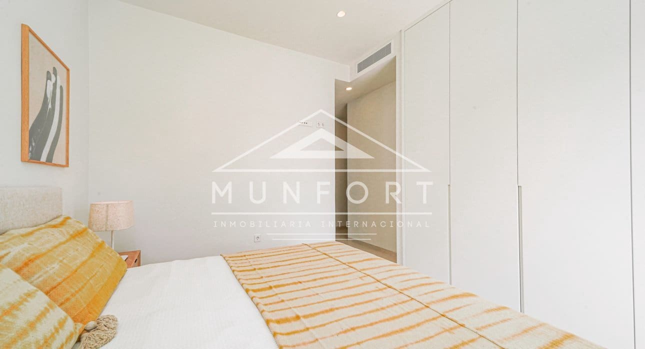 Chalet de 3 habitaciones en Los Alcázares en venta con piscina - 689.900 € (Ref: 9279648)