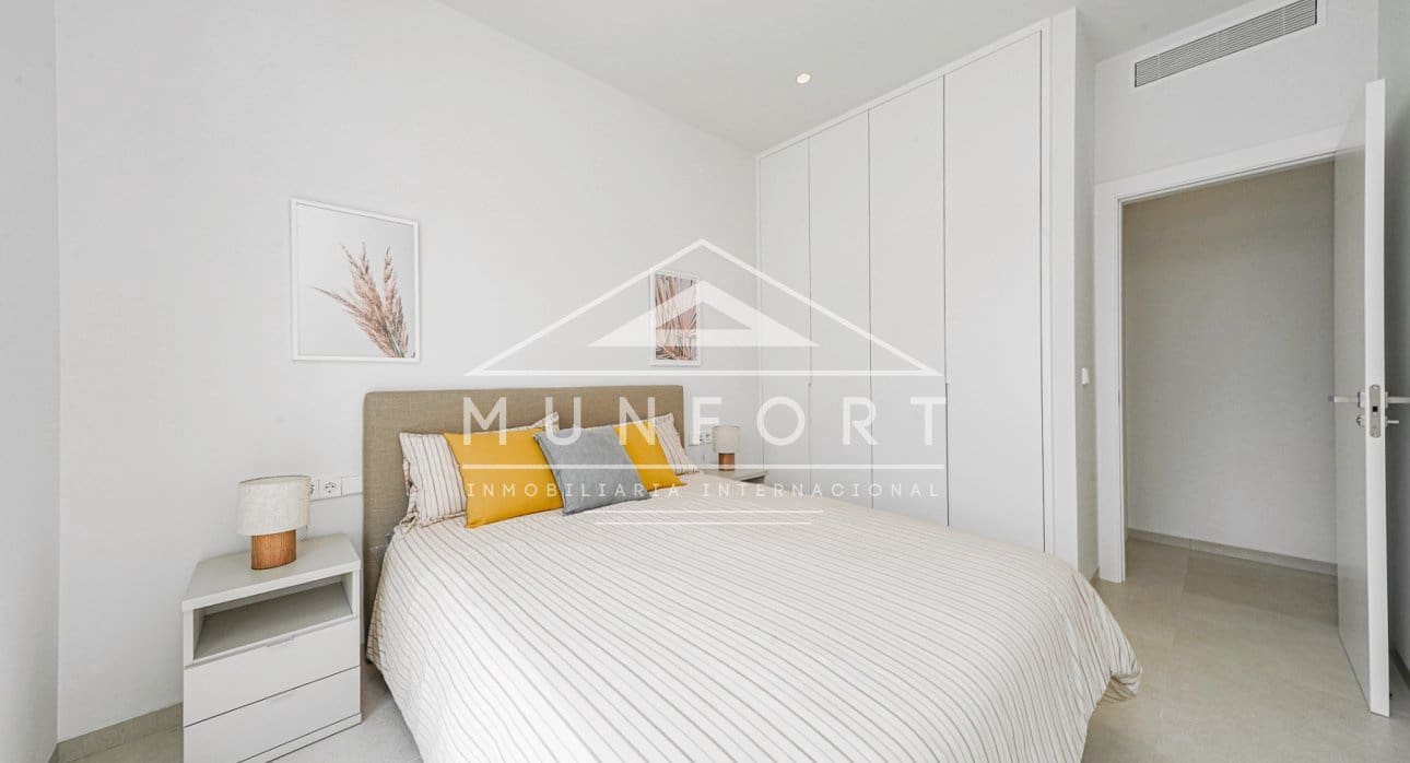 Chalet de 3 habitaciones en Los Alcázares en venta con piscina - 689.900 € (Ref: 9279648)