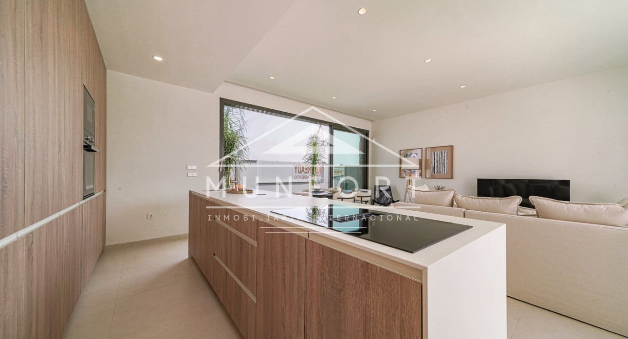 Chalet de 3 habitaciones en Los Alcázares en venta con piscina - 689.900 € (Ref: 9279648)