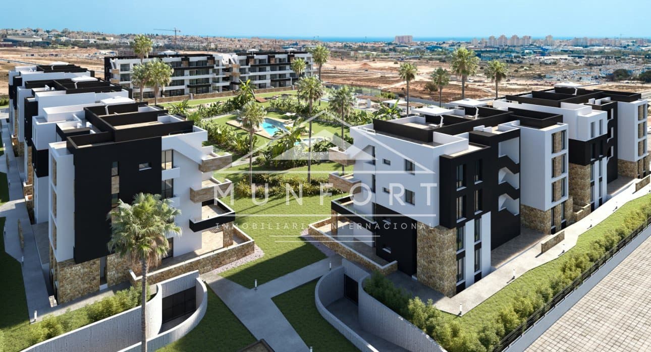 2 slaapkamer Penthouse te koop in Torrevieja met zwembad - € 340.000 (Ref: 9279649)