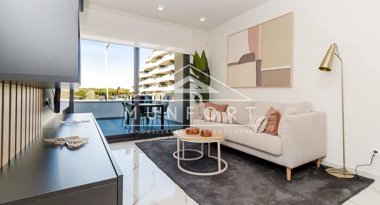 2 makuuhuone Huoneisto myytävänä paikassa San Miguel de Salinas mukana uima-altaan - 224 000 € (Ref: 9279653)