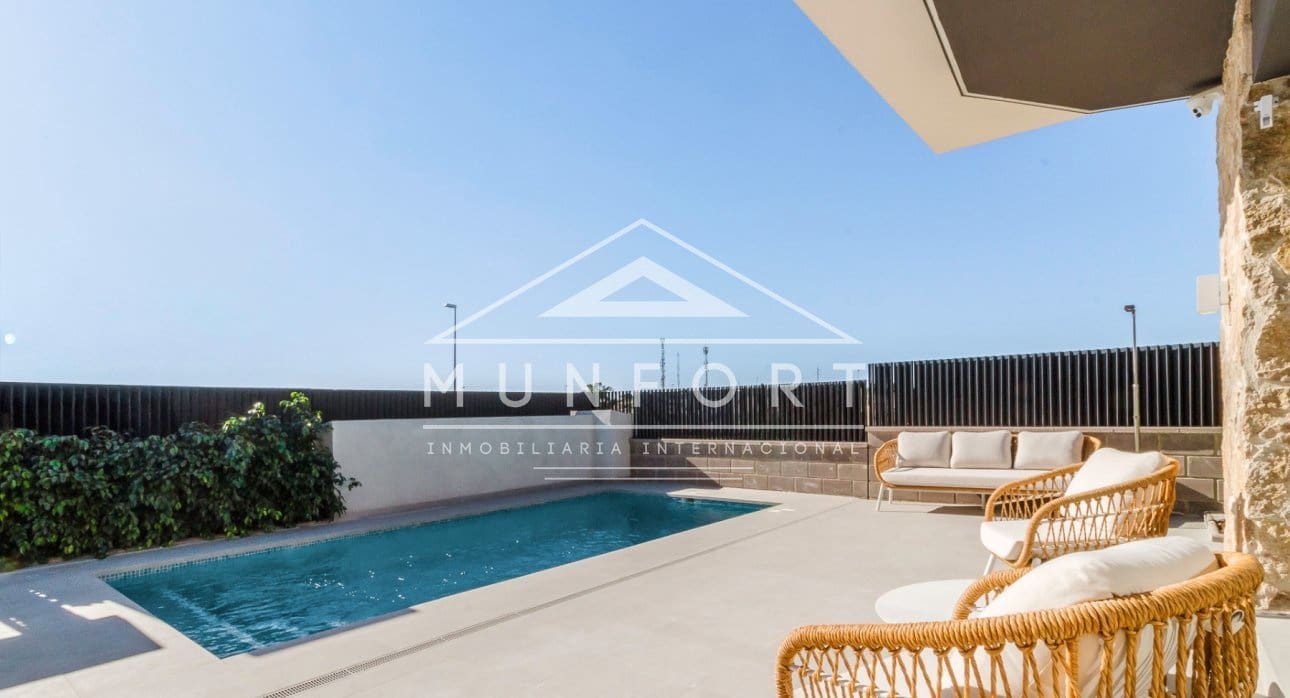 3 slaapkamer Villa te koop in Ciudad Quesada met zwembad - € 496.000 (Ref: 9279654)