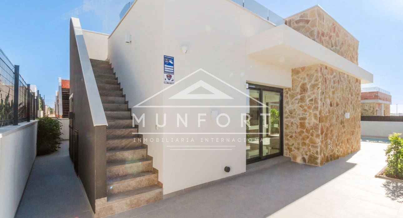 3 slaapkamer Villa te koop in Ciudad Quesada met zwembad - € 496.000 (Ref: 9279654)