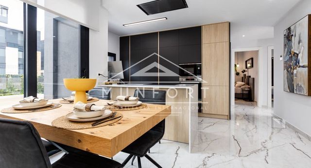 2 slaapkamer Bungalow te koop in Ciudad Quesada, Rojales met zwembad garage - € 342.000 (Ref: 9279655)