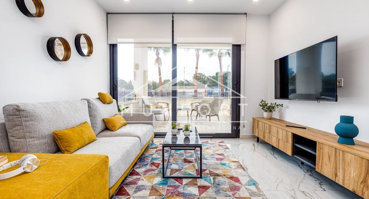 2 slaapkamer Bungalow te koop in Ciudad Quesada met zwembad - € 294.000 (Ref: 9279655)