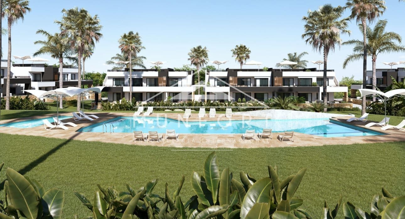 2 Zimmer Bungalow zu verkaufen in Ciudad Quesada mit Pool - 297.000 € (Ref: 9279656)