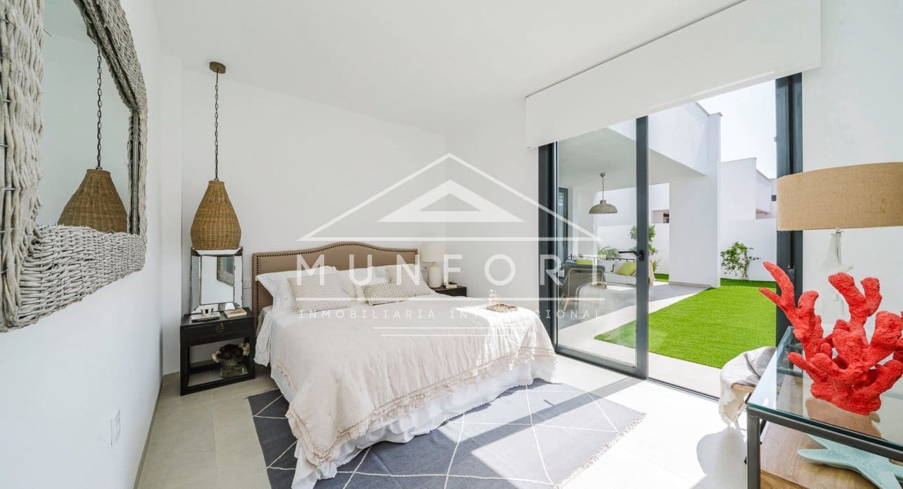 3 slaapkamer Villa te koop in Mar de Cristal met zwembad - € 549.000 (Ref: 9279659)