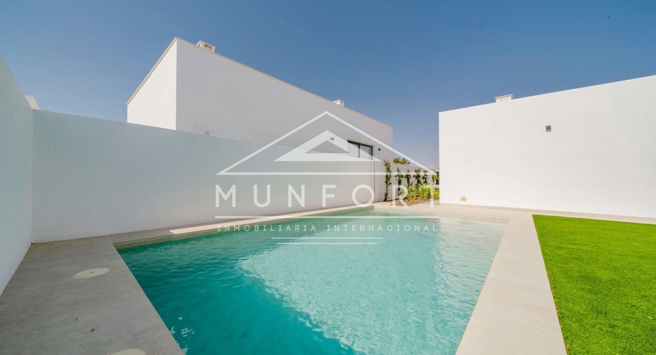 3 slaapkamer Villa te koop in Mar de Cristal met zwembad - € 549.000 (Ref: 9279659)