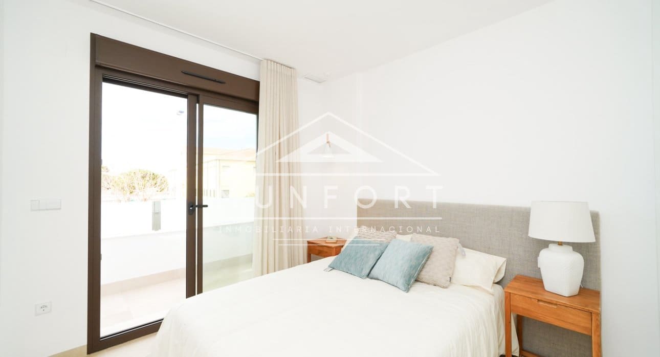 3 sypialnia Dom blizniak na sprzedaż w San Pedro del Pinatar z basenem - 419 900 € (Ref: 9279662)