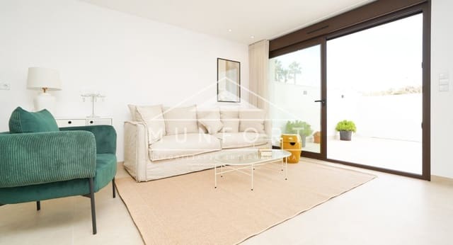 3 sovrum Semi-fristående Villa till salu i San Pedro del Pinatar ciudad, San Pedro del Pinatar med pool - 419 900 € (Ref: 9279662)