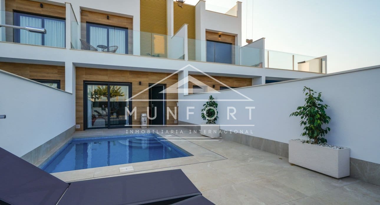 3 makuuhuone Omakotitalo myytävänä paikassa San Pedro del Pinatar mukana uima-altaan - 369 900 € (Ref: 9279790)