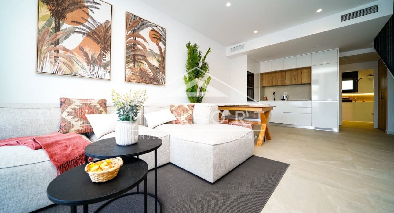 3 makuuhuone Omakotitalo myytävänä paikassa San Pedro del Pinatar mukana uima-altaan - 369 900 € (Ref: 9279790)