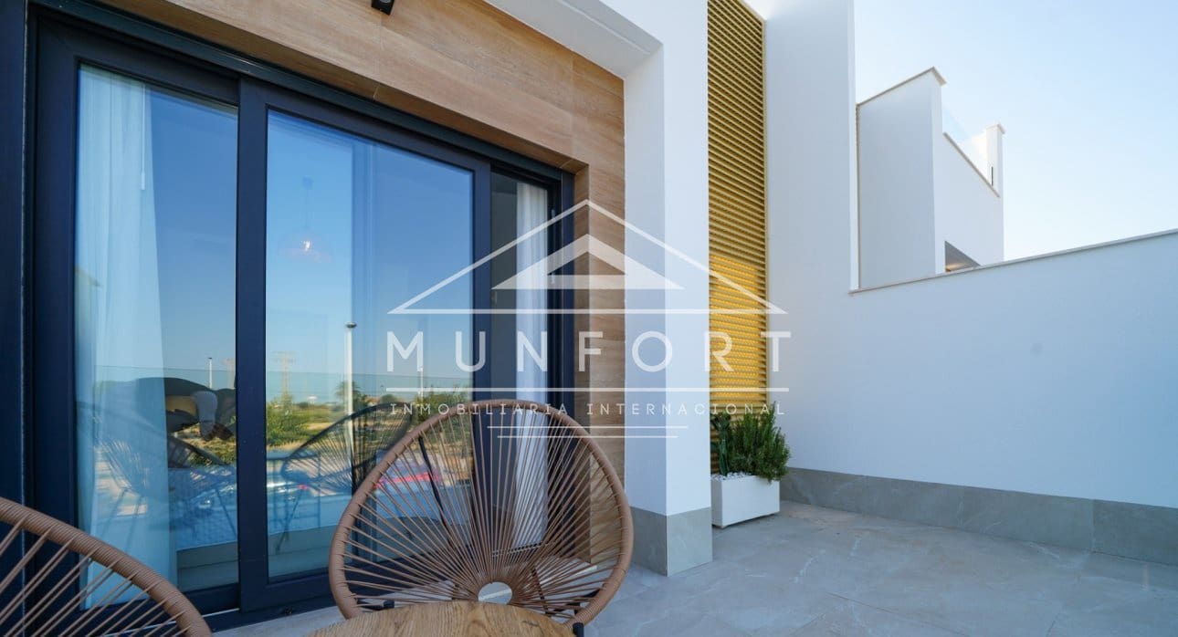 3 makuuhuone Omakotitalo myytävänä paikassa San Pedro del Pinatar mukana uima-altaan - 369 900 € (Ref: 9279790)