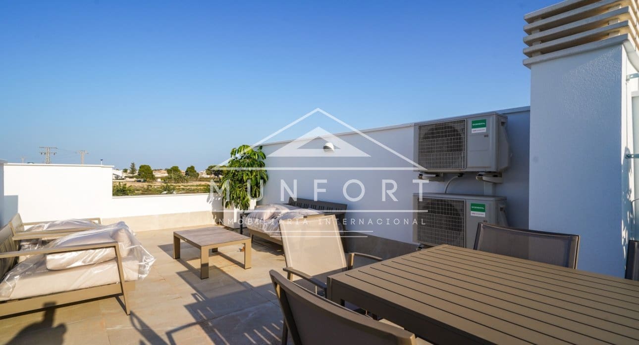 3 makuuhuone Omakotitalo myytävänä paikassa San Pedro del Pinatar mukana uima-altaan - 369 900 € (Ref: 9279790)