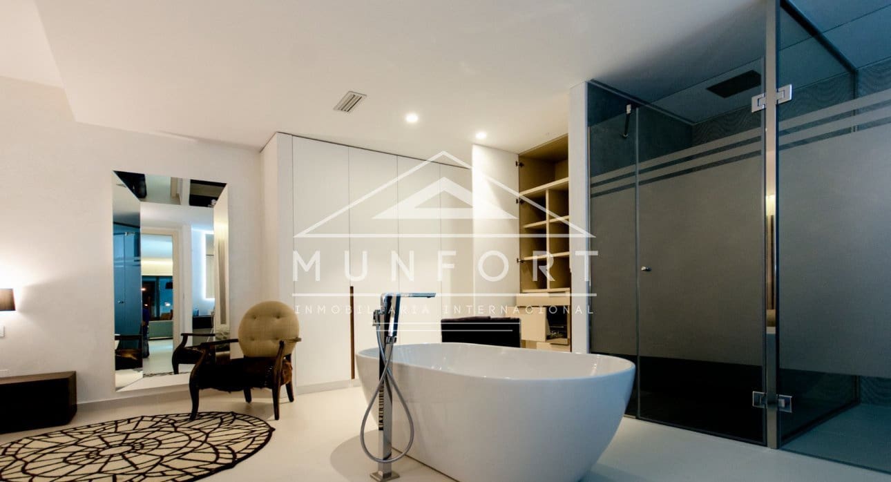 4 sovrum Villa till salu i San Miguel de Salinas med pool - 1 500 000 € (Ref: 9282643)