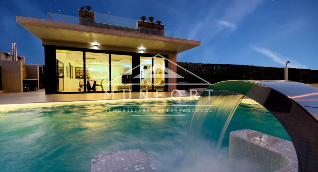 4 sovrum Villa till salu i San Miguel de Salinas med pool - 1 500 000 € (Ref: 9282643)
