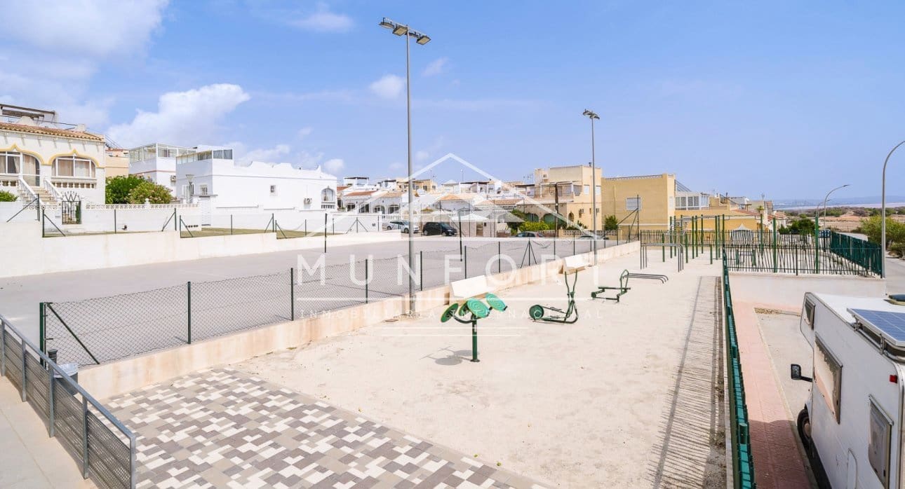 4 sovrum Villa till salu i San Miguel de Salinas med pool - 1 500 000 € (Ref: 9282643)