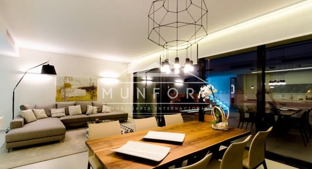 4 sovrum Villa till salu i San Miguel de Salinas med pool - 1 500 000 € (Ref: 9282643)