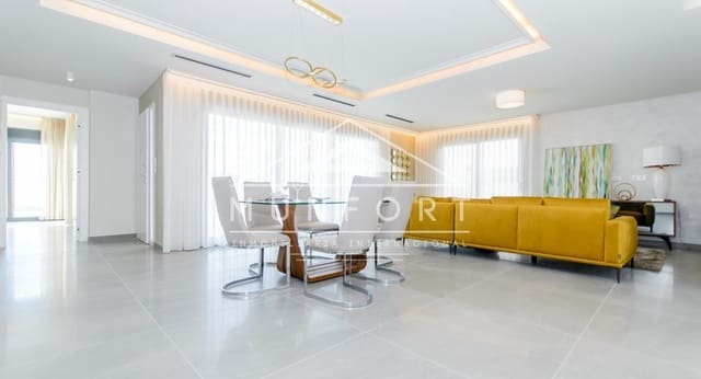 3 slaapkamer Villa te koop in San Miguel de Salinas met zwembad - € 1.250.000 (Ref: 9282644)