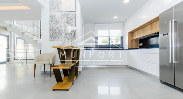 3 slaapkamer Villa te koop in San Miguel de Salinas met zwembad - € 1.250.000 (Ref: 9282644)