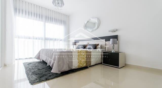 4 makuuhuone Huvila myytävänä paikassa San Miguel de Salinas mukana uima-altaan - 875 000 € (Ref: 9282645)