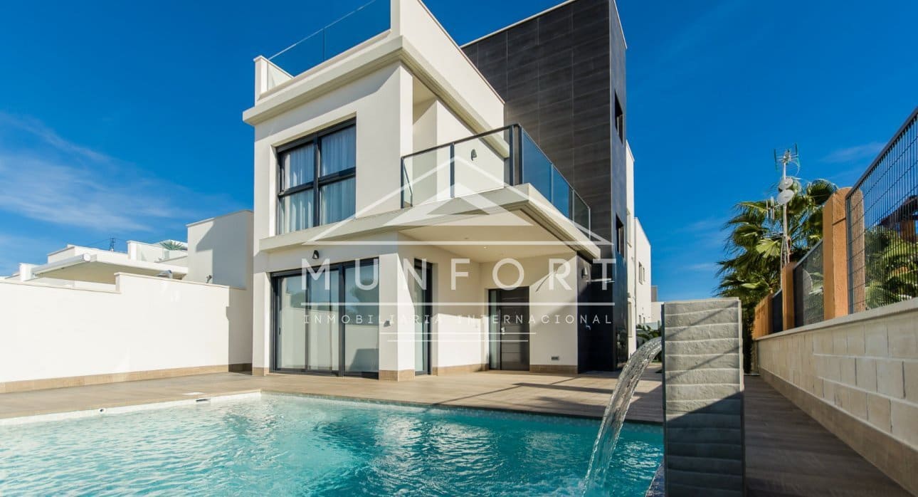 4 bedroom Villa for sale in San Miguel de Salinas with pool - € 630,000 (Ref: 9282646)