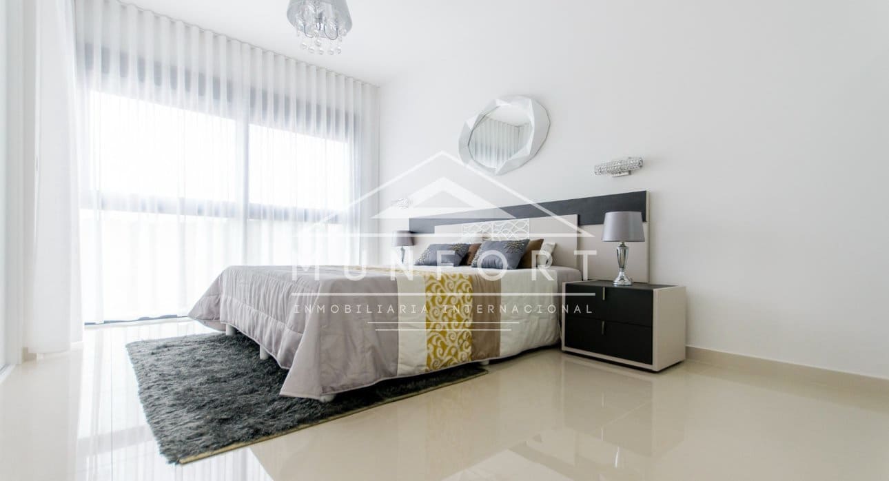 4 bedroom Villa for sale in San Miguel de Salinas with pool - € 630,000 (Ref: 9282646)