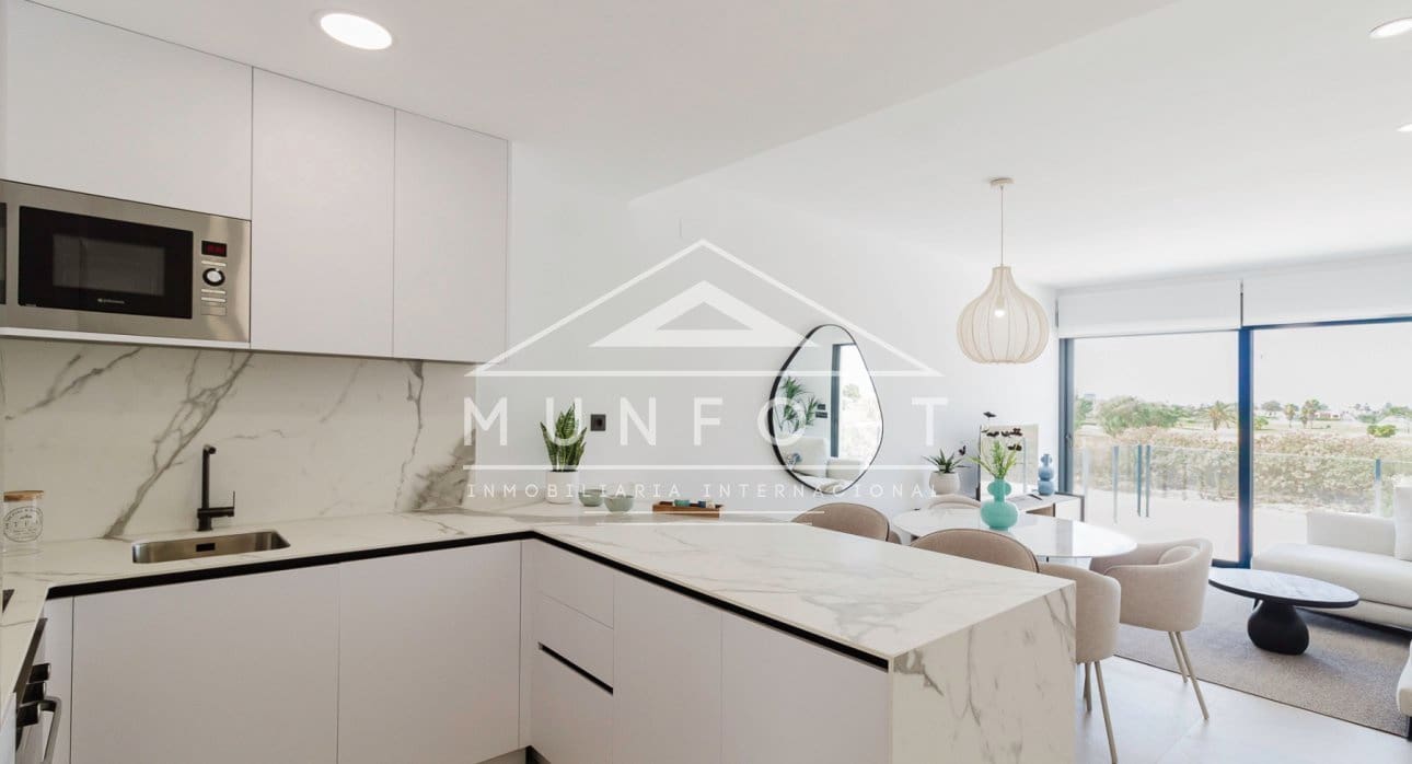 2 Zimmer Apartment zu verkaufen in Los Alcazares mit Pool - 289.000 € (Ref: 9283048)