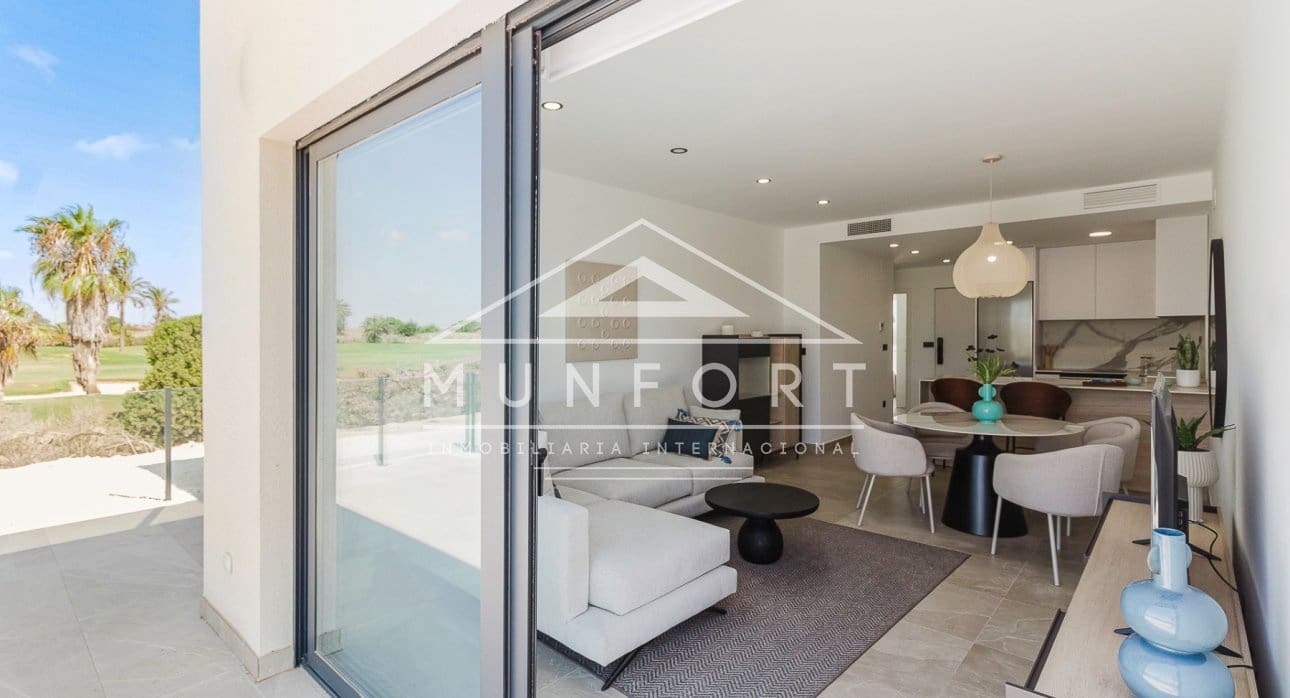 2 Zimmer Apartment zu verkaufen in Los Alcazares mit Pool - 289.000 € (Ref: 9283048)