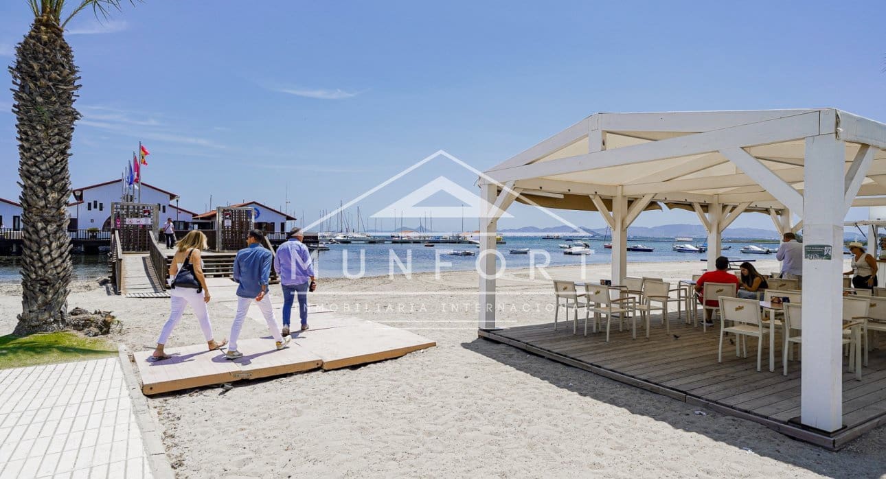 2 Zimmer Apartment zu verkaufen in Los Alcazares mit Pool - 289.000 € (Ref: 9283048)