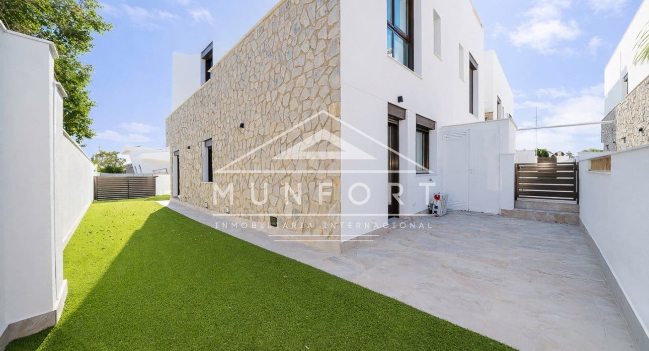 3 slaapkamer Huis te koop in Pilar de la Horadada met zwembad - € 344.900 (Ref: 9283049)