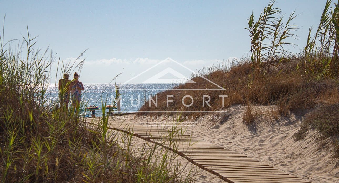 3 slaapkamer Huis te koop in Pilar de la Horadada met zwembad - € 344.900 (Ref: 9283049)