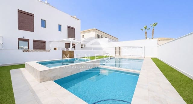 4 slaapkamer Huis te koop in Pilar de la Horadada ciudad, Pilar de la Horadada met zwembad - € 369.900 (Ref: 9283052)