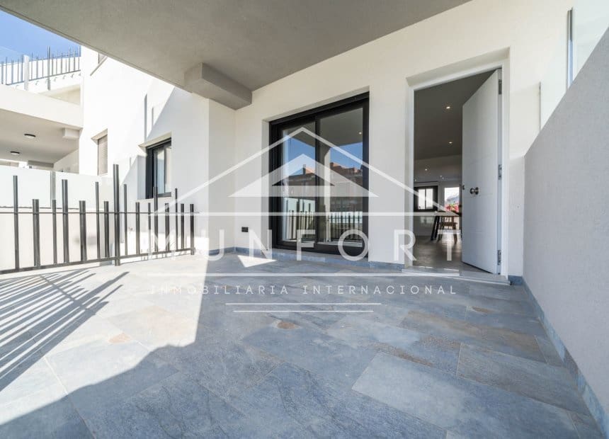 2 soverom Bungalow til salgs i San Miguel de Salinas med svømmebasseng garasje - € 251 900 (Ref: 9283464)