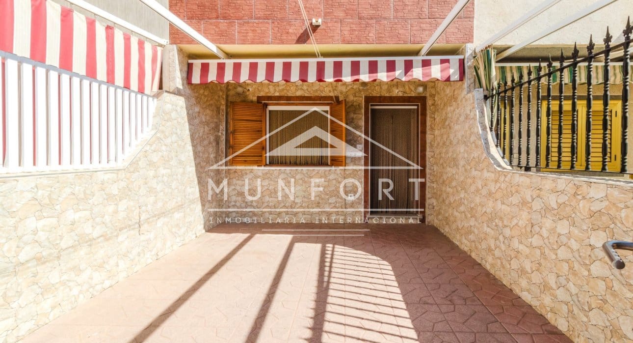 3 makuuhuone Omakotitalo myytävänä paikassa Los Cuarteros - 165 000 € (Ref: 9283550)