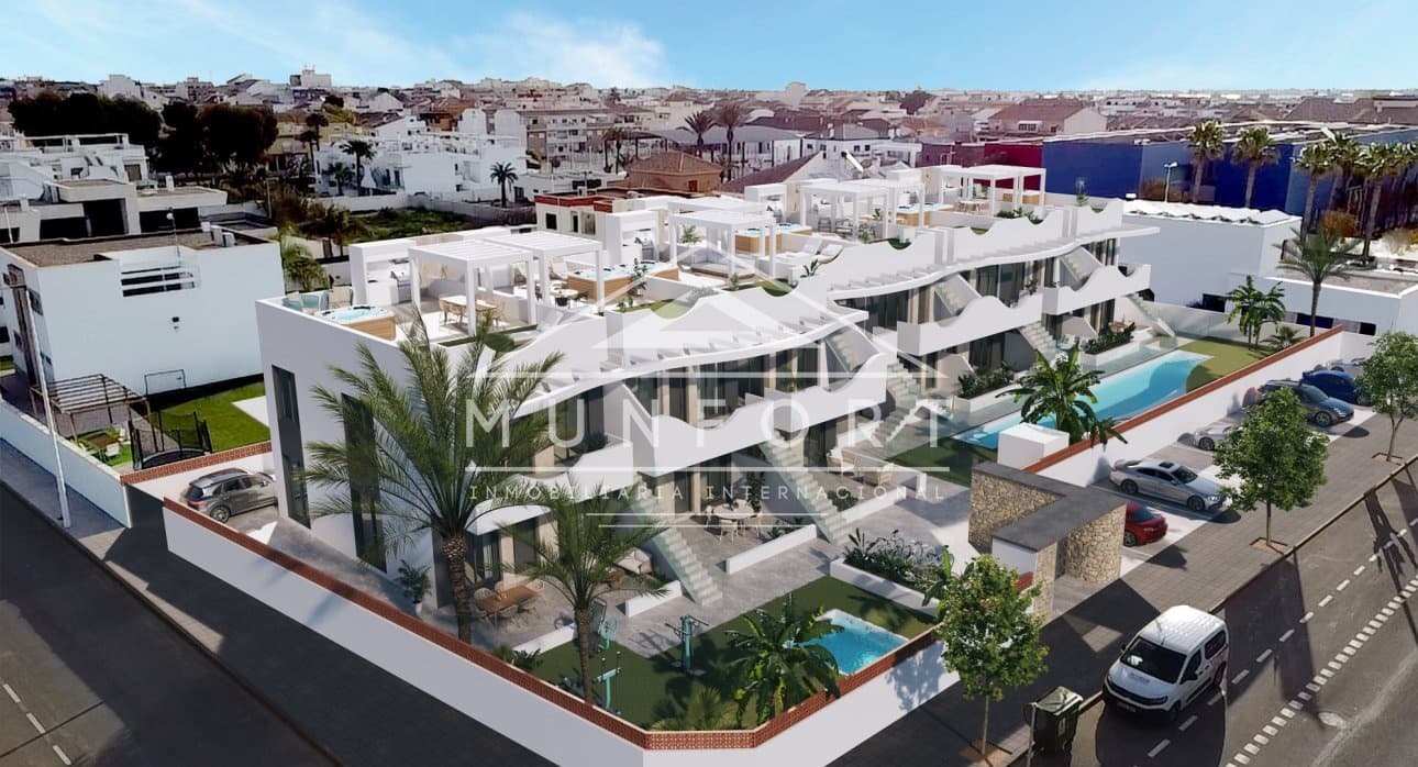 Bungalow de 3 habitaciones en Pilar de la Horadada en venta con piscina - 270.000 € (Ref: 9288501)