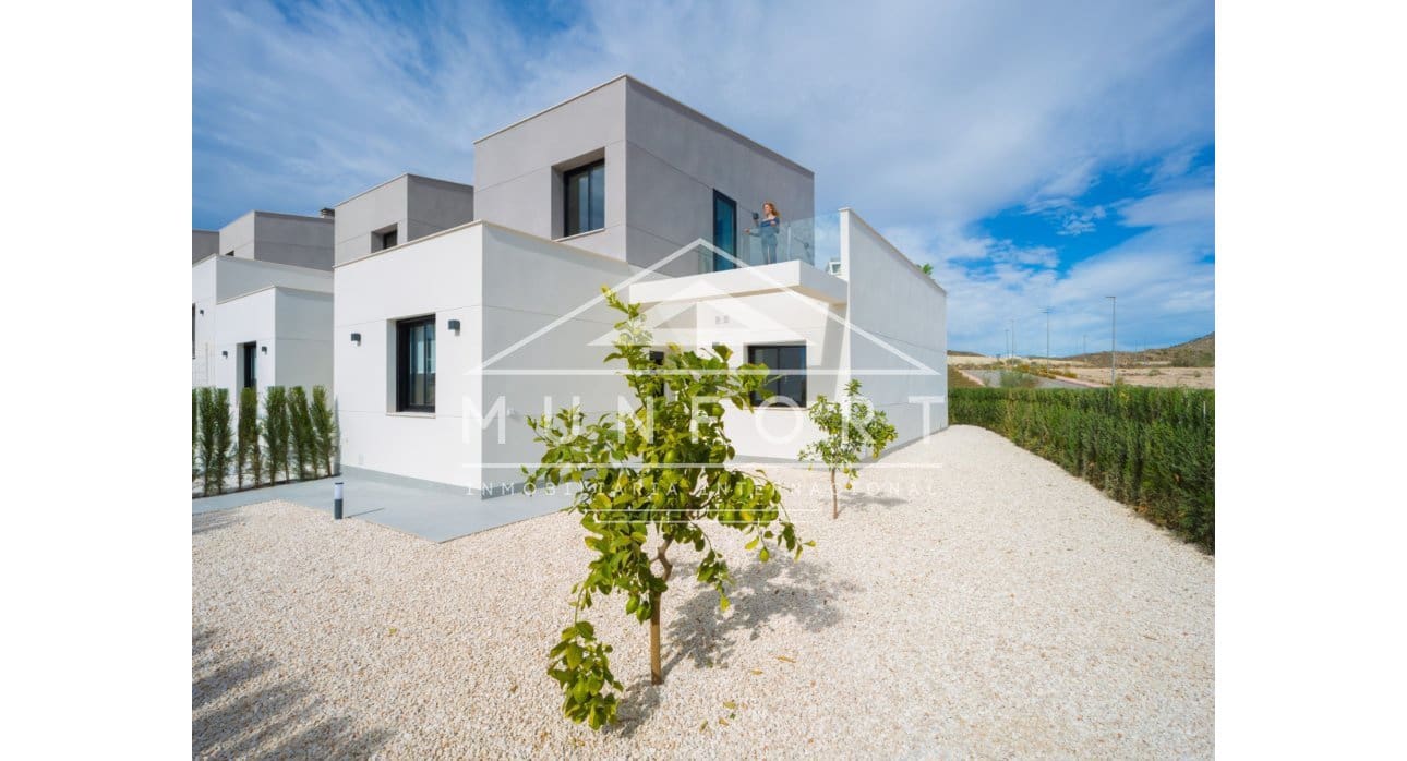 2 soveværelse Semi-Rækkehus til salg i Banos y Mendigo med swimmingpool - € 229.000 (Ref: 9294259)