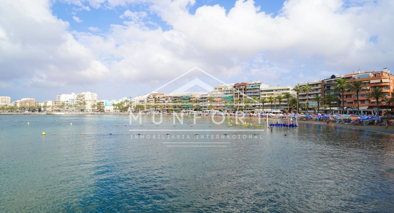 2 slaapkamer Appartement te koop in Torrevieja met zwembad - € 265.000 (Ref: 9294779)