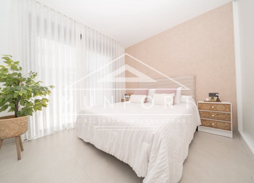 3 makuuhuone Omakotitalo myytävänä paikassa Benijofar mukana uima-altaan - 465 000 € (Ref: 9296346)