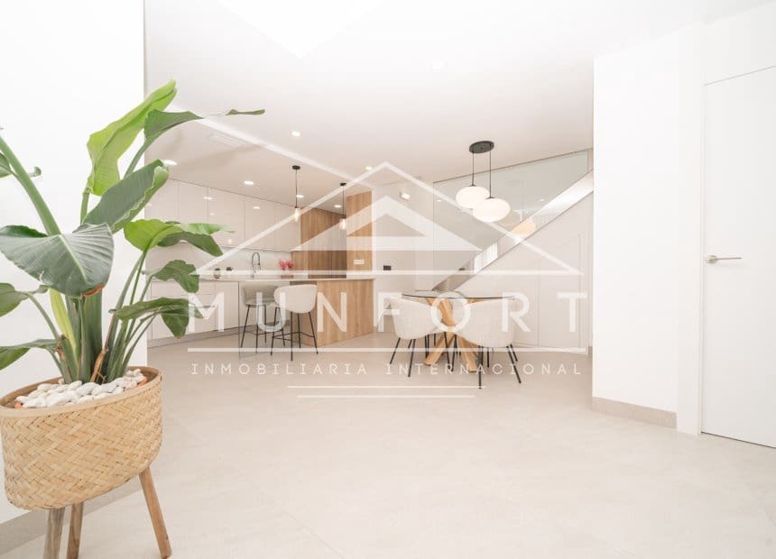 3 makuuhuone Omakotitalo myytävänä paikassa Benijofar mukana uima-altaan - 465 000 € (Ref: 9296346)