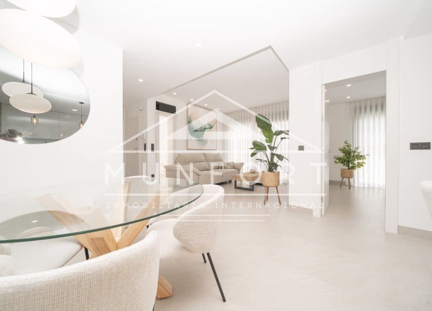 3 makuuhuone Omakotitalo myytävänä paikassa Benijofar mukana uima-altaan - 465 000 € (Ref: 9296346)