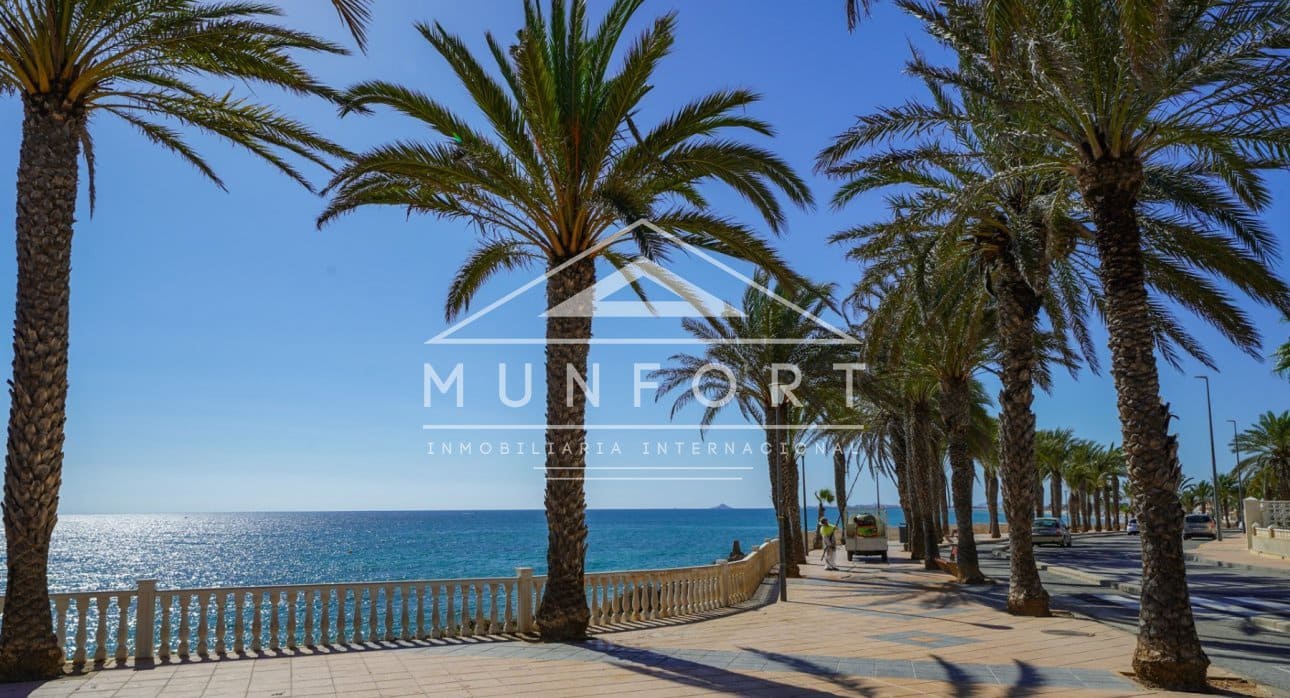 2 quarto Penthouse para venda em Torre de la Horadada com piscina - 625 000 € (Ref: 9296415)