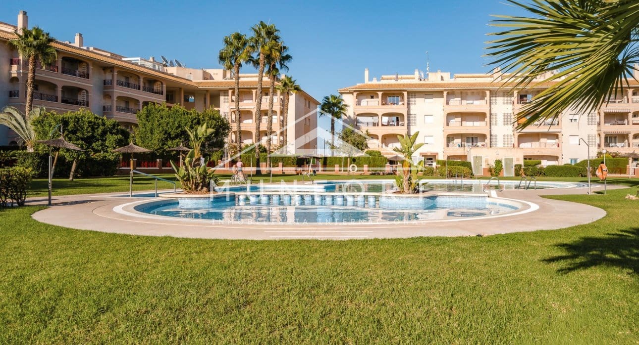 3 soveværelse Penthouse til salg i La Zenia med swimmingpool - € 375.900 (Ref: 9301591)