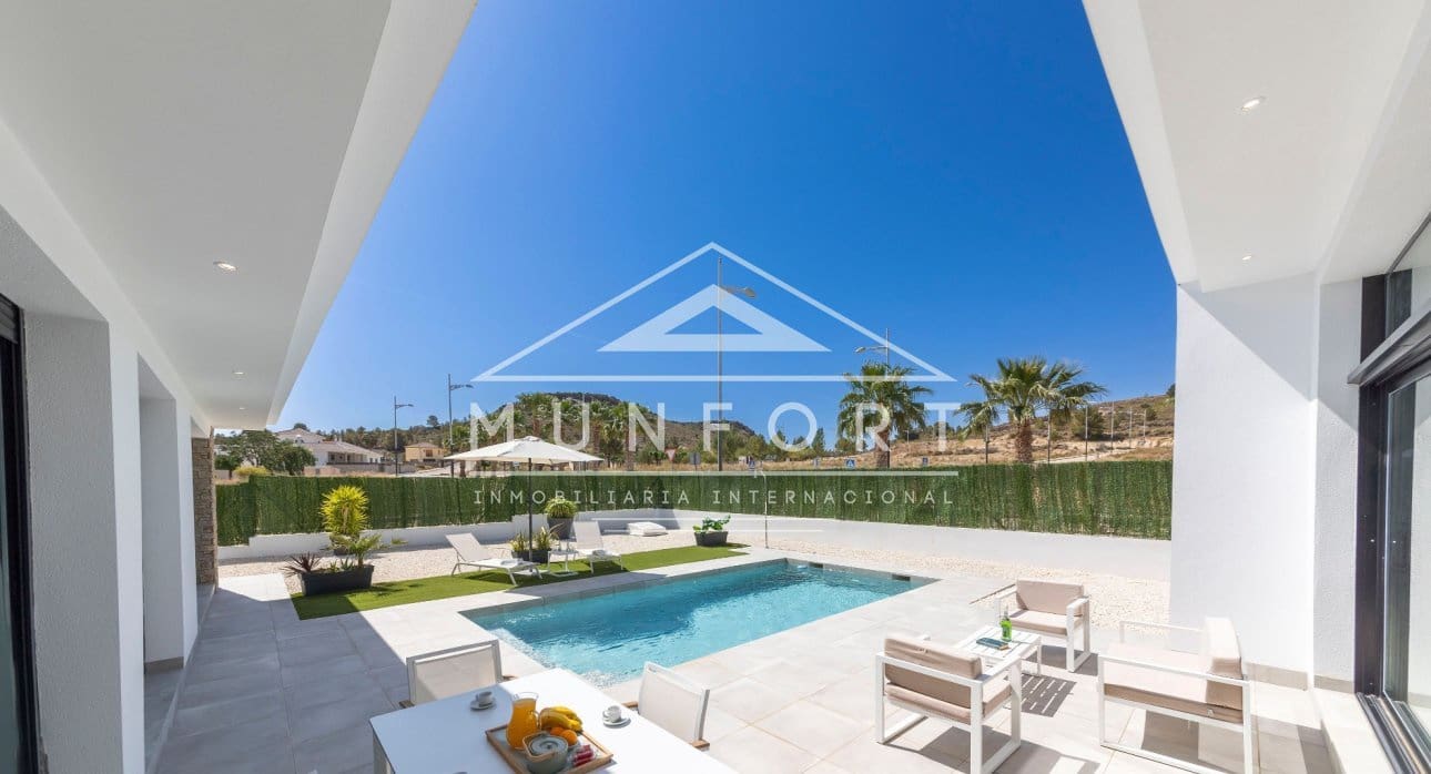 2 soverom Villa til salgs i Calasparra med svømmebasseng - € 305 000 (Ref: 9301803)