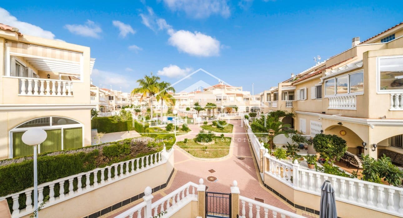 3 soverom Leilighet til salgs i Orihuela Costa med svømmebasseng - € 289 000 (Ref: 9311395)