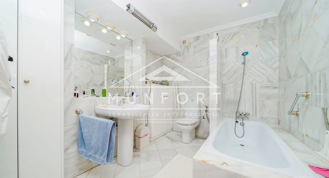 6 slaapkamer Villa te koop in La Manga del Mar Menor - € 879.900 (Ref: 9311602)