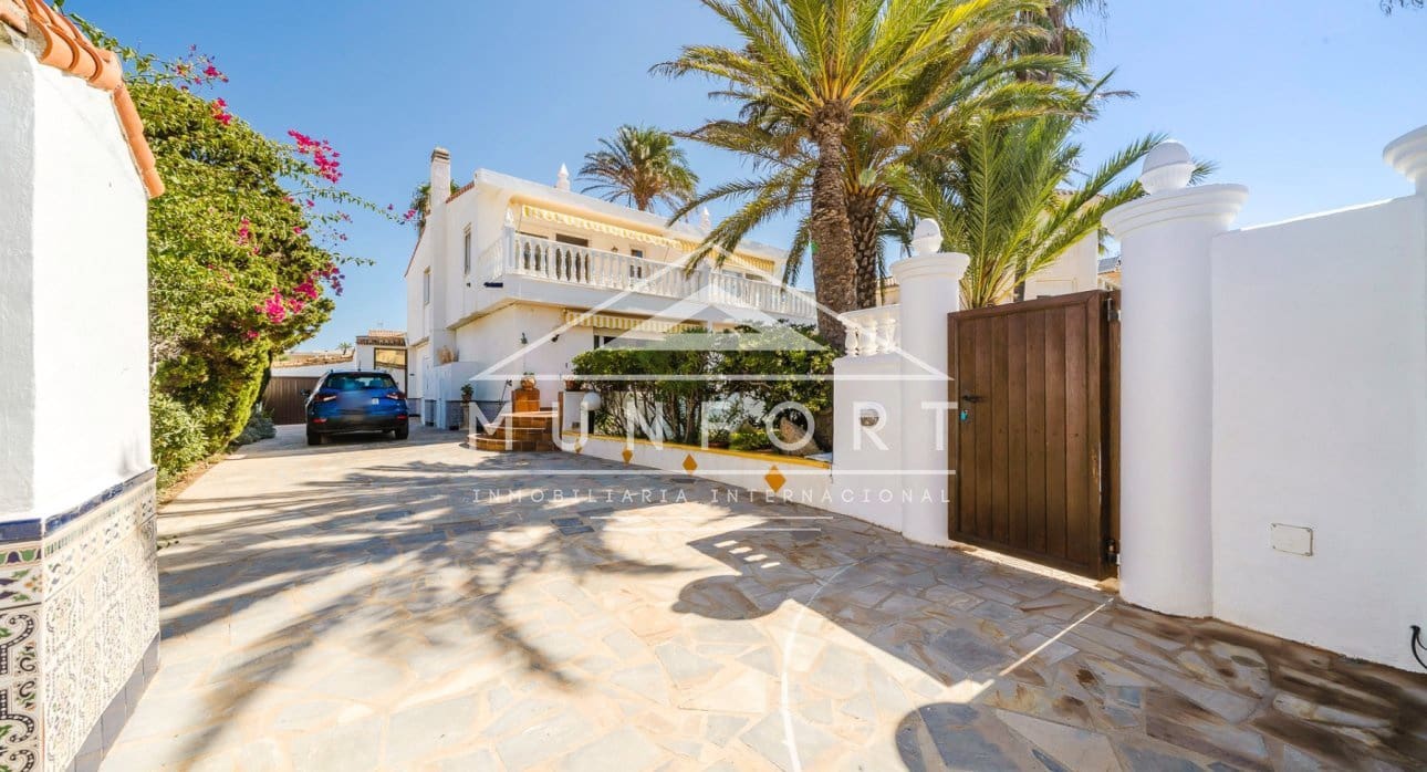 6 slaapkamer Villa te koop in La Manga del Mar Menor - € 879.900 (Ref: 9311602)