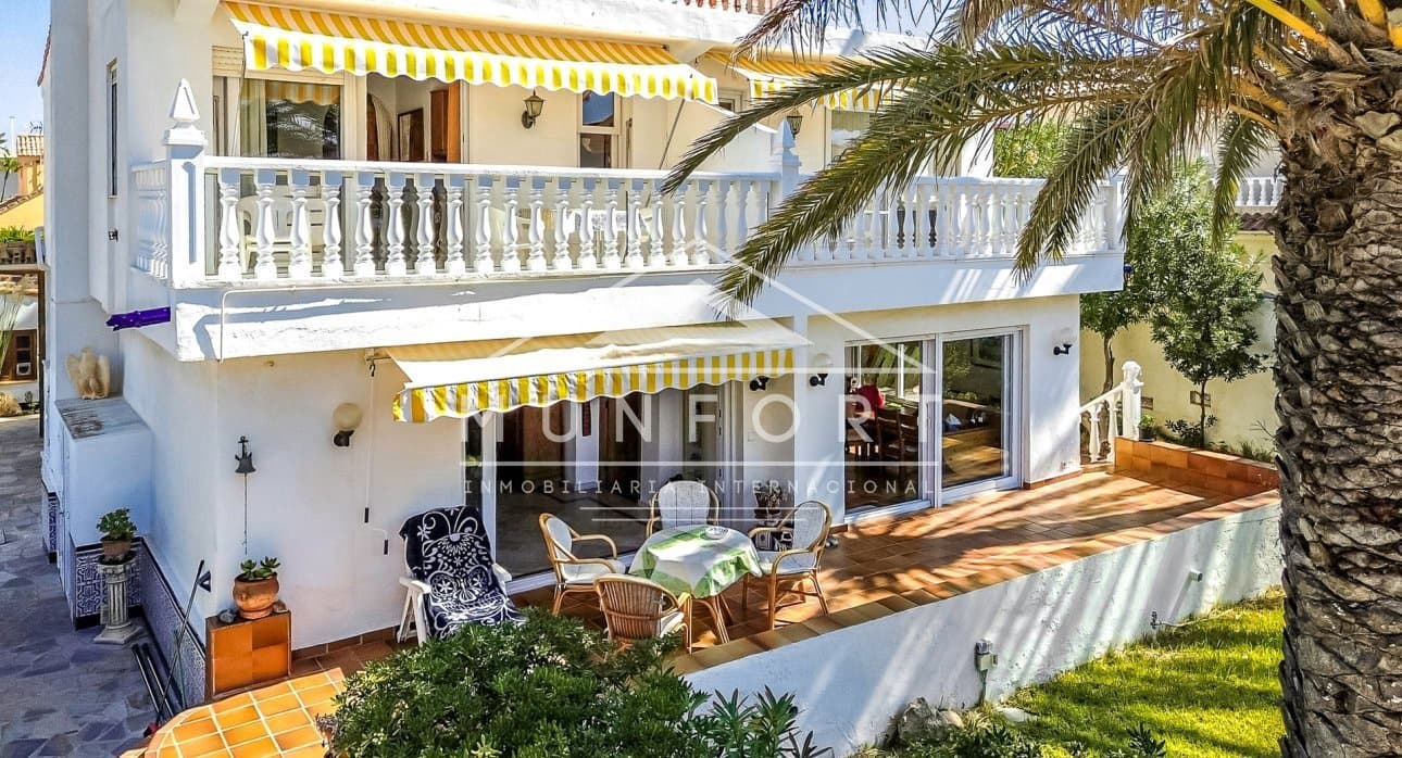 6 slaapkamer Villa te koop in La Manga del Mar Menor - € 879.900 (Ref: 9311602)