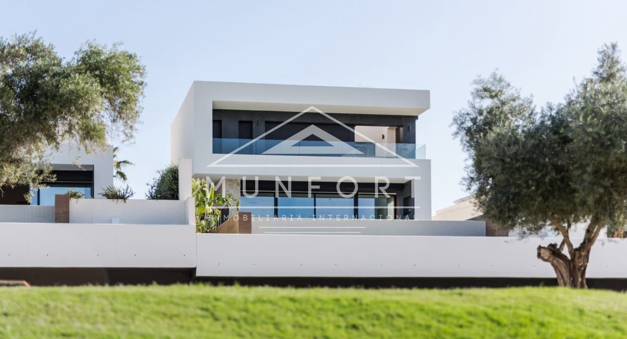 3 bedroom Villa for sale in Algorfa with pool - € 1,450,000 (Ref: 9311970)