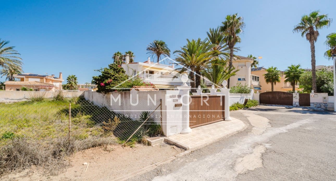 Building Plot for sale in La Manga del Mar Menor - € 879,900 (Ref: 9314326)